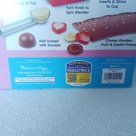 Melissa & Doug Milkshake Play Set 19 Pieces Ages 3+ - Picture 8 of 10